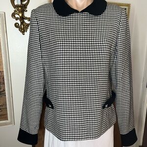 Black and White Houndstooth Blazer with Tailored Silhouette